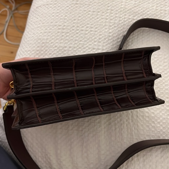 JW Pei mini flap crossbody bag w/ detachable strap - Picture 5 of 6